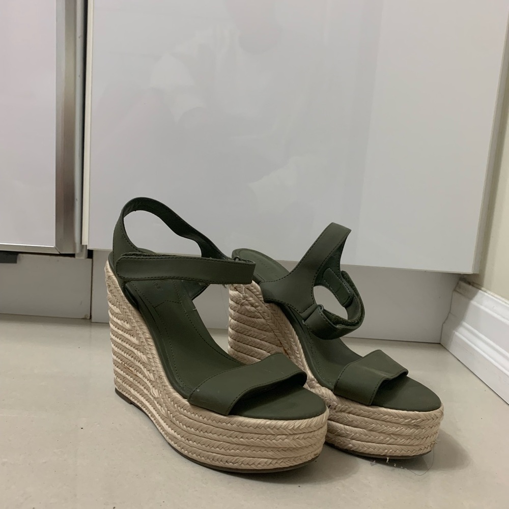 Kendall & Kylie olive green Wedge Sandals